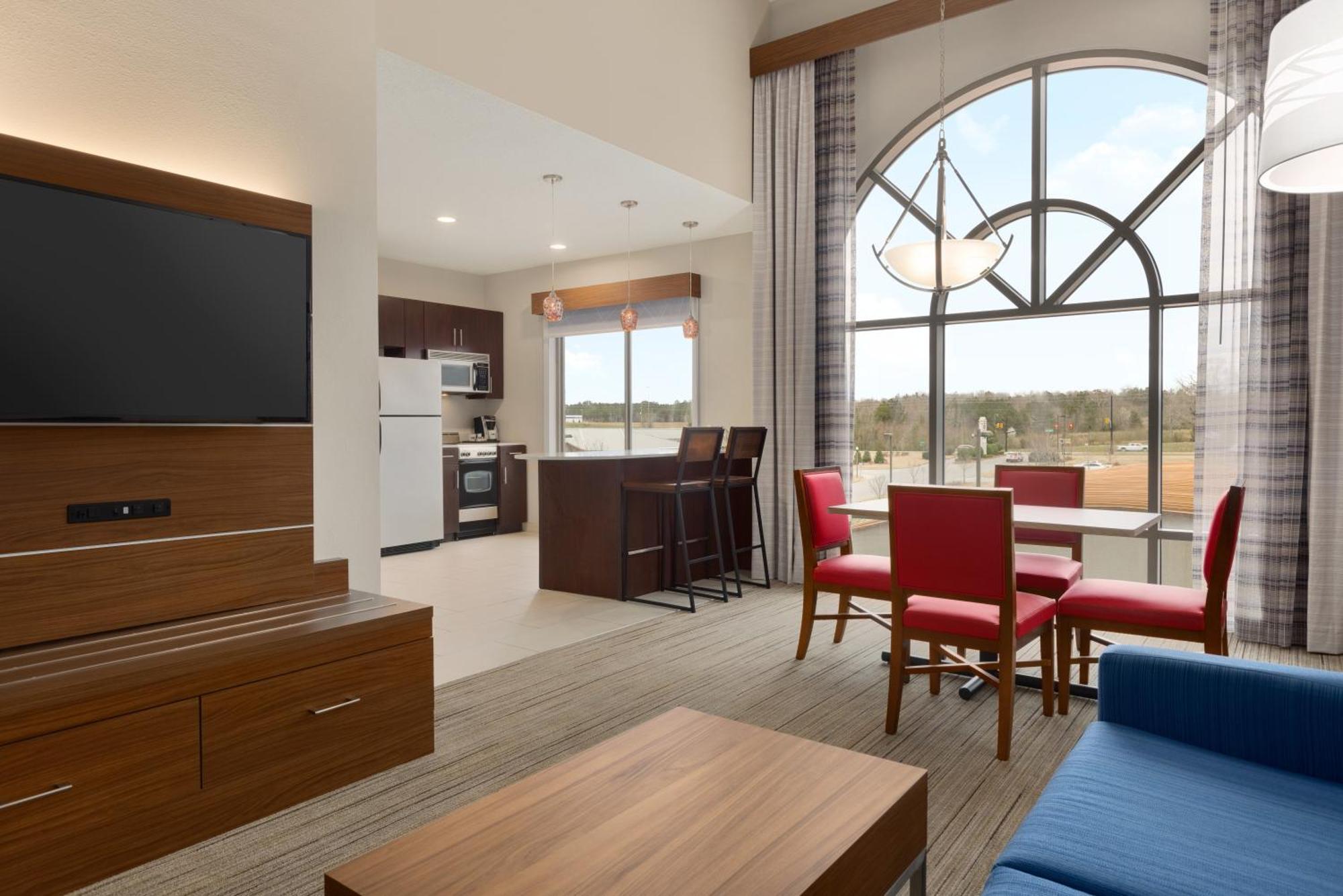 Holiday Inn Express Hotel & Suites Opelika Auburn By Ihg Buitenkant foto