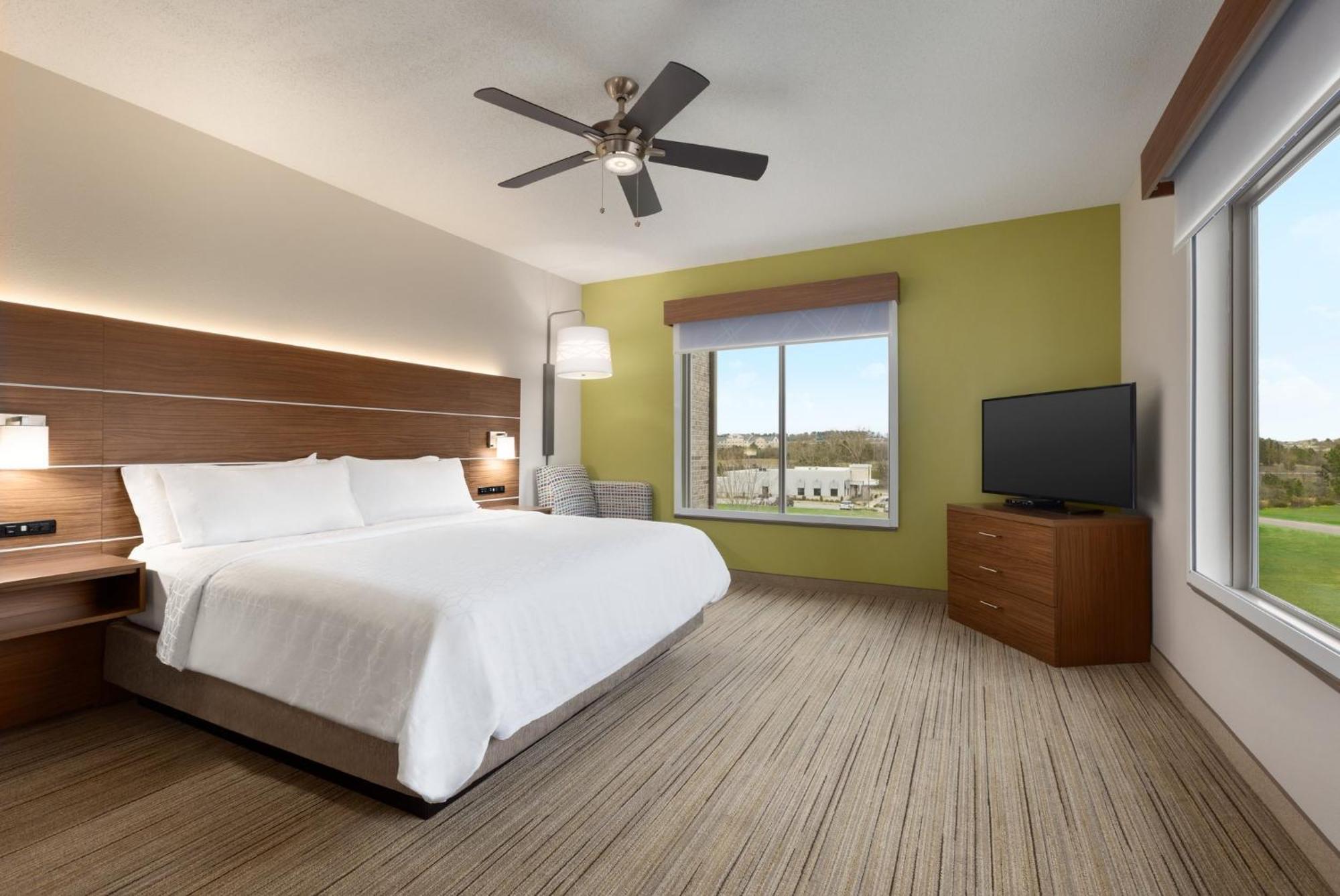 Holiday Inn Express Hotel & Suites Opelika Auburn By Ihg Buitenkant foto