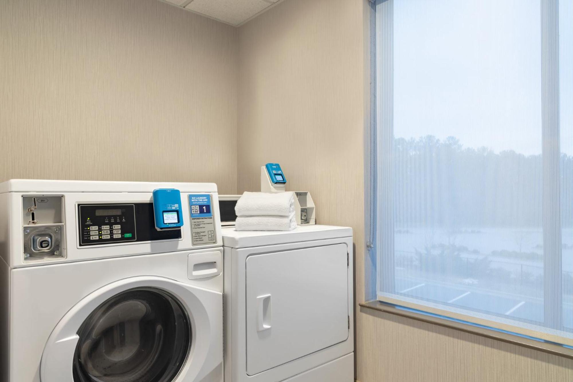 Holiday Inn Express Hotel & Suites Opelika Auburn By Ihg Buitenkant foto