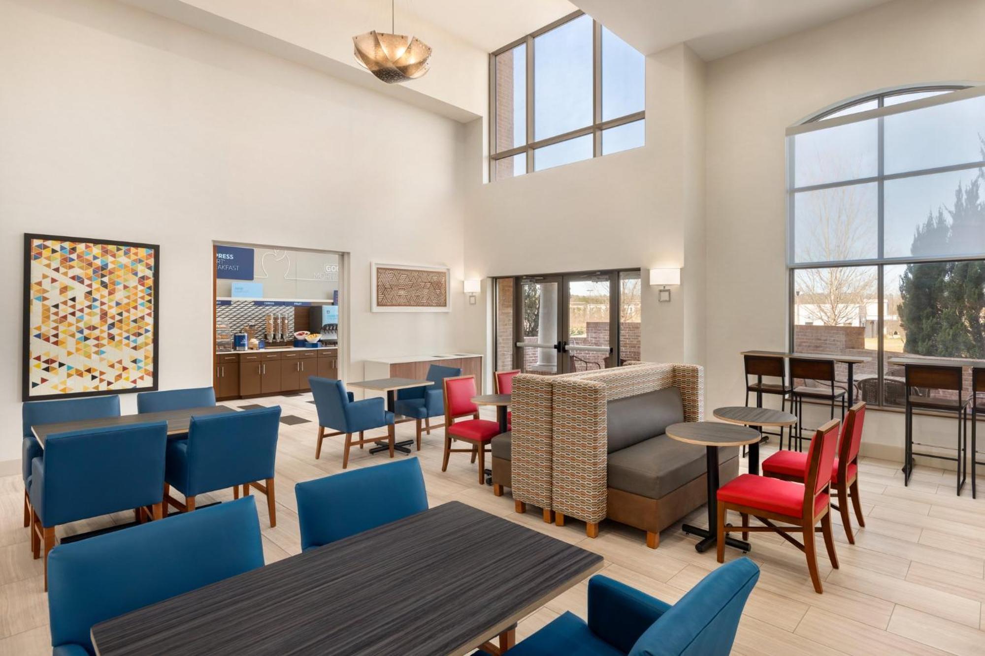 Holiday Inn Express Hotel & Suites Opelika Auburn By Ihg Buitenkant foto