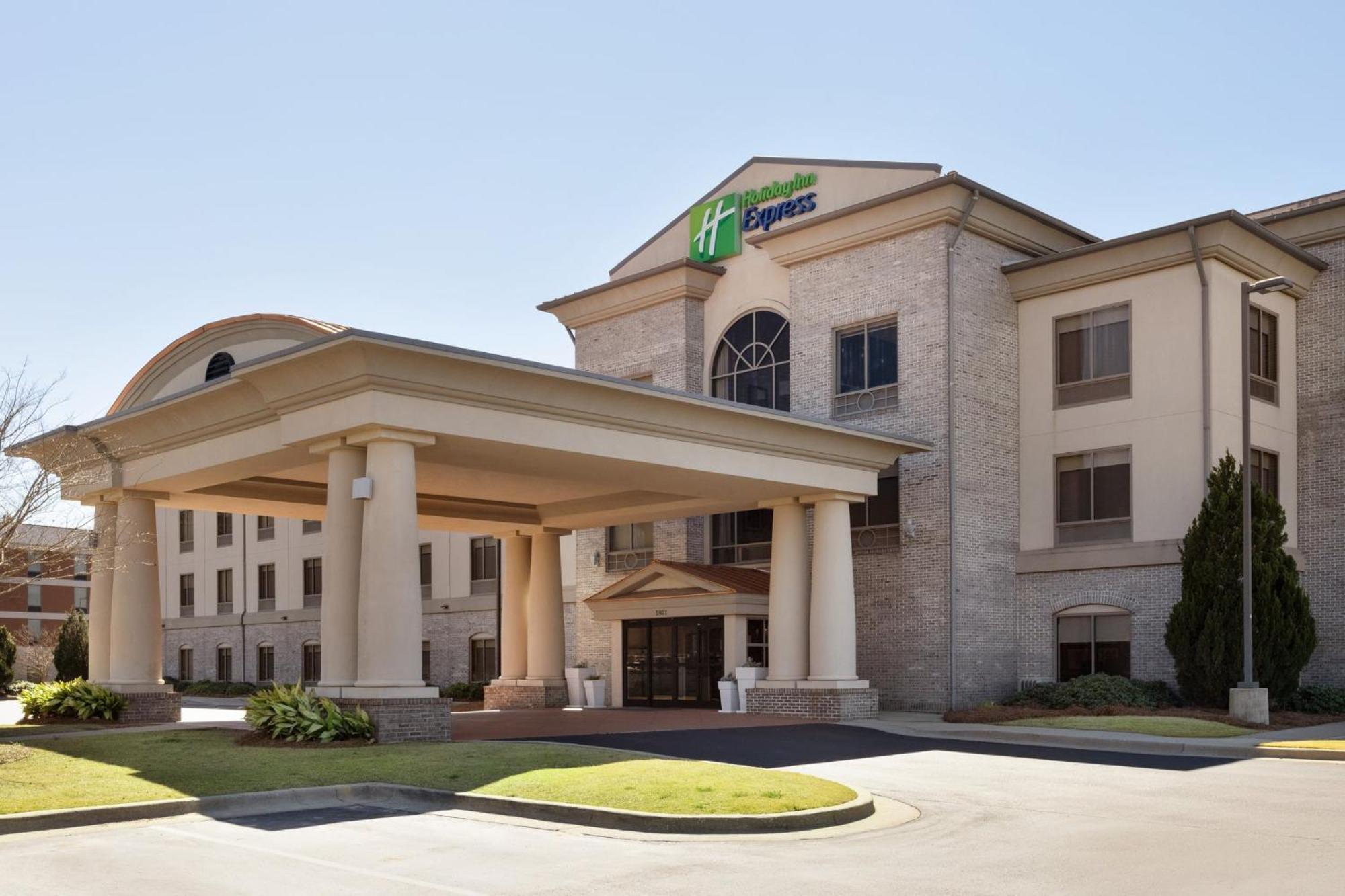 Holiday Inn Express Hotel & Suites Opelika Auburn By Ihg Buitenkant foto