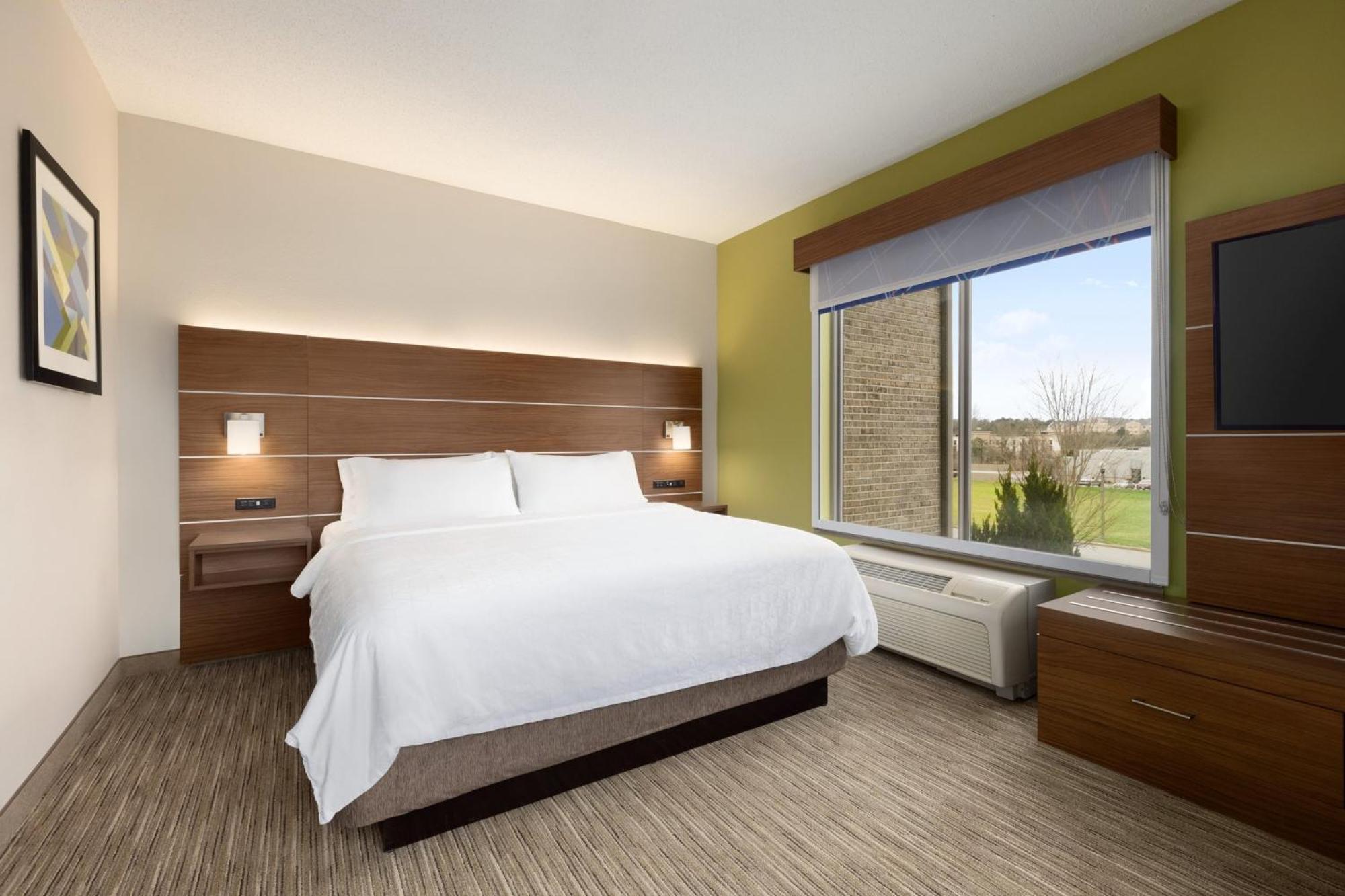 Holiday Inn Express Hotel & Suites Opelika Auburn By Ihg Buitenkant foto