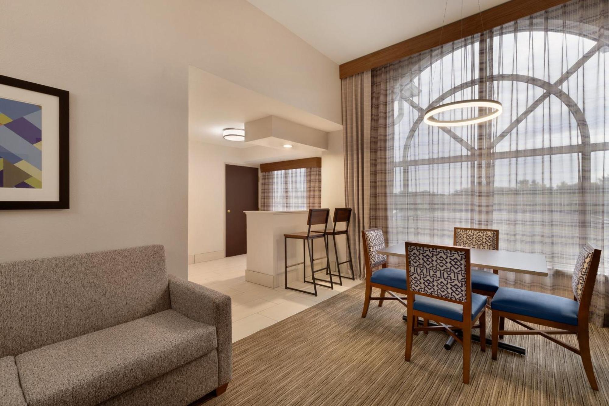 Holiday Inn Express Hotel & Suites Opelika Auburn By Ihg Buitenkant foto