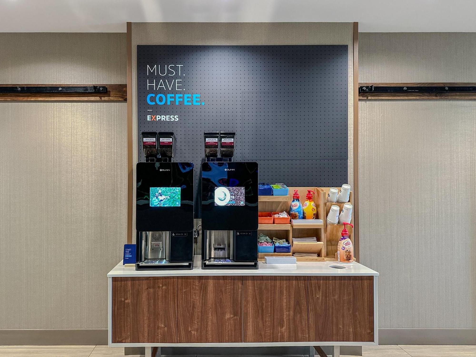 Holiday Inn Express Hotel & Suites Opelika Auburn By Ihg Buitenkant foto